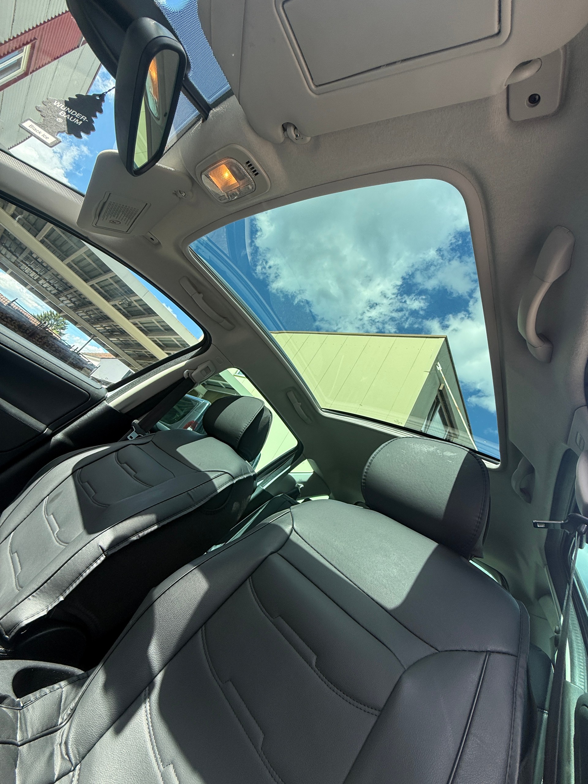 PEUGEOT 207 SW 1.6 16V Allure Automatic-image-24