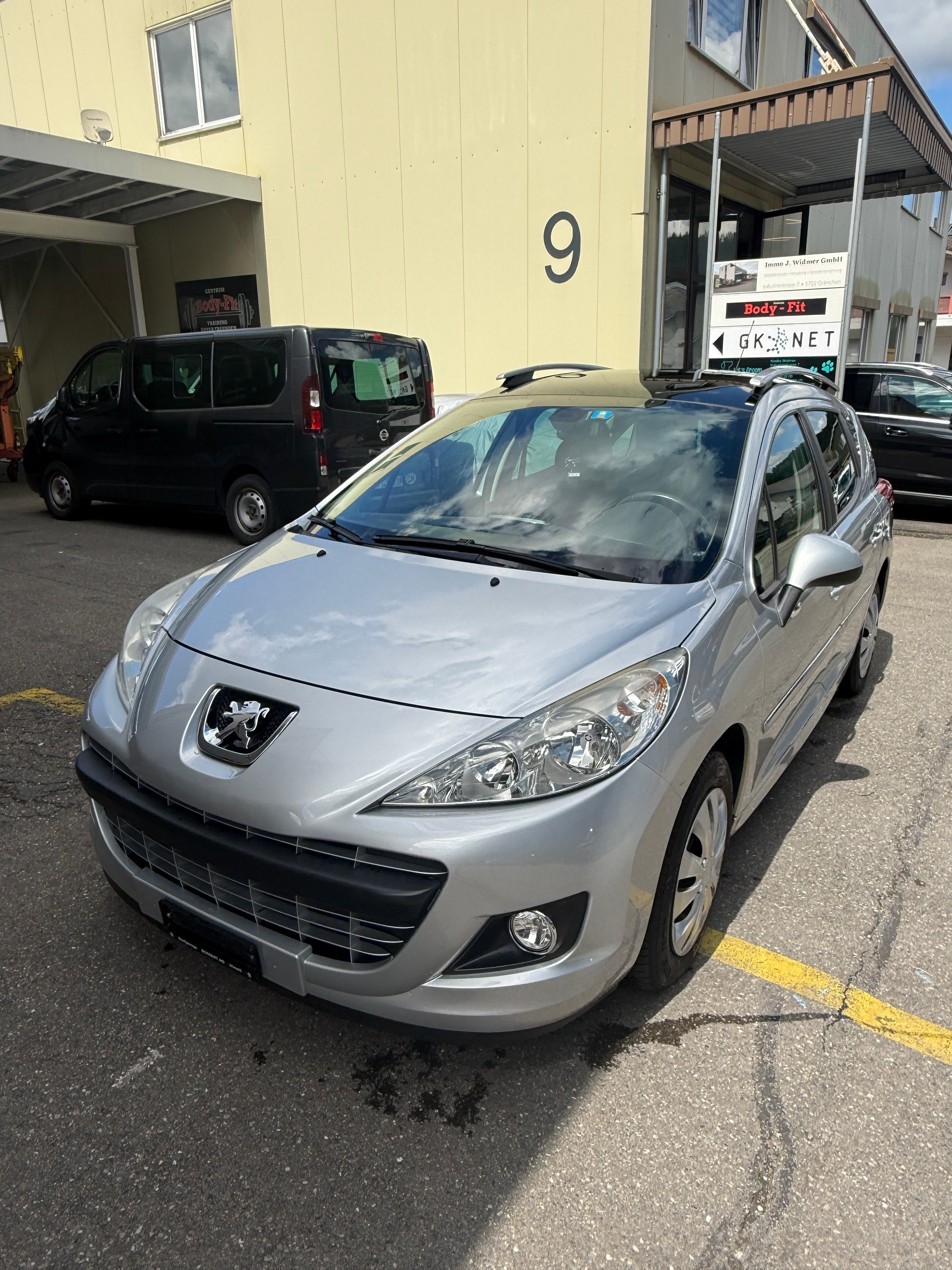 PEUGEOT 207 SW 1.6 16V Allure Automatic-image-0
