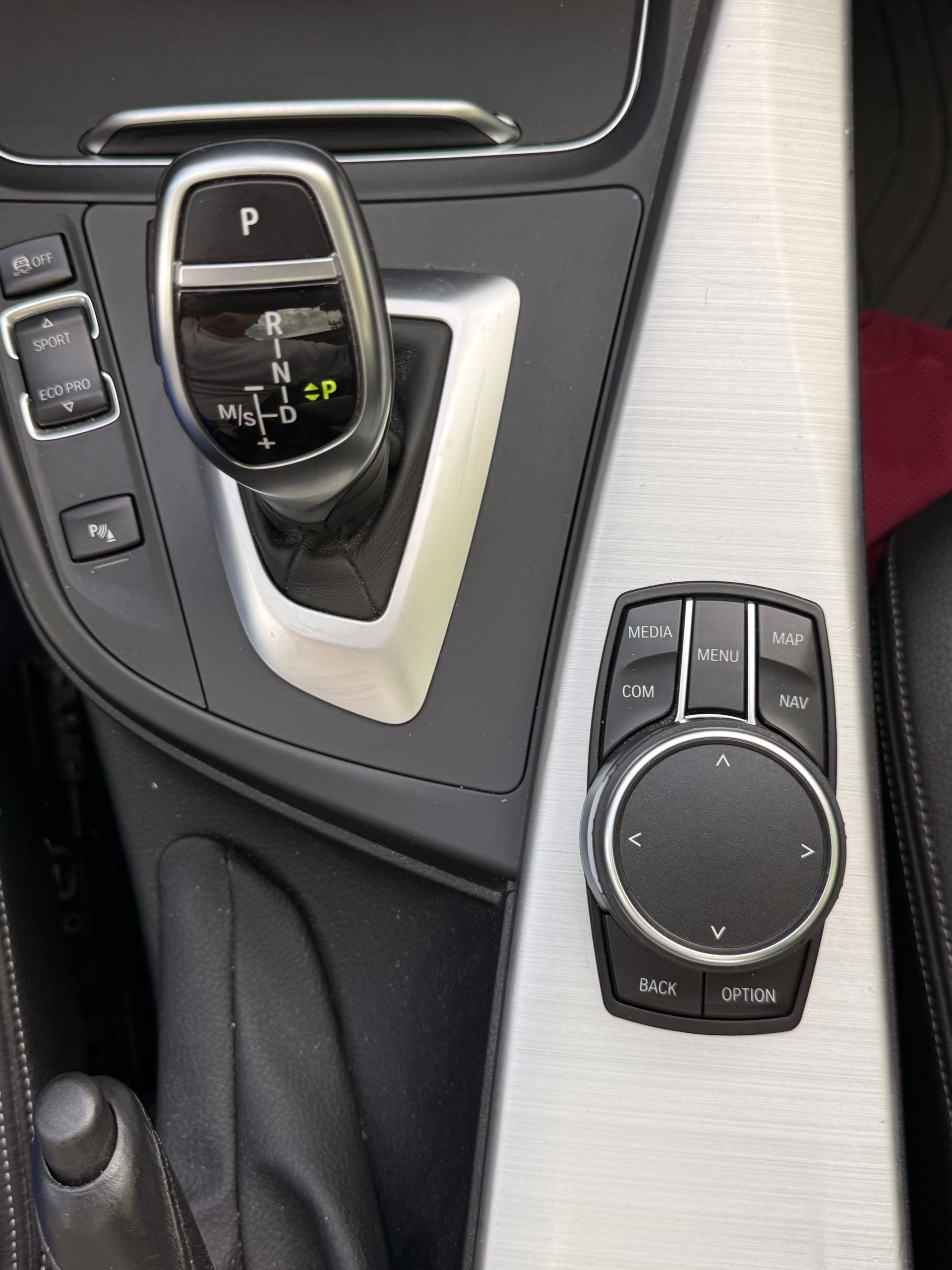 BMW 320i xDrive Gran Turismo-image-14