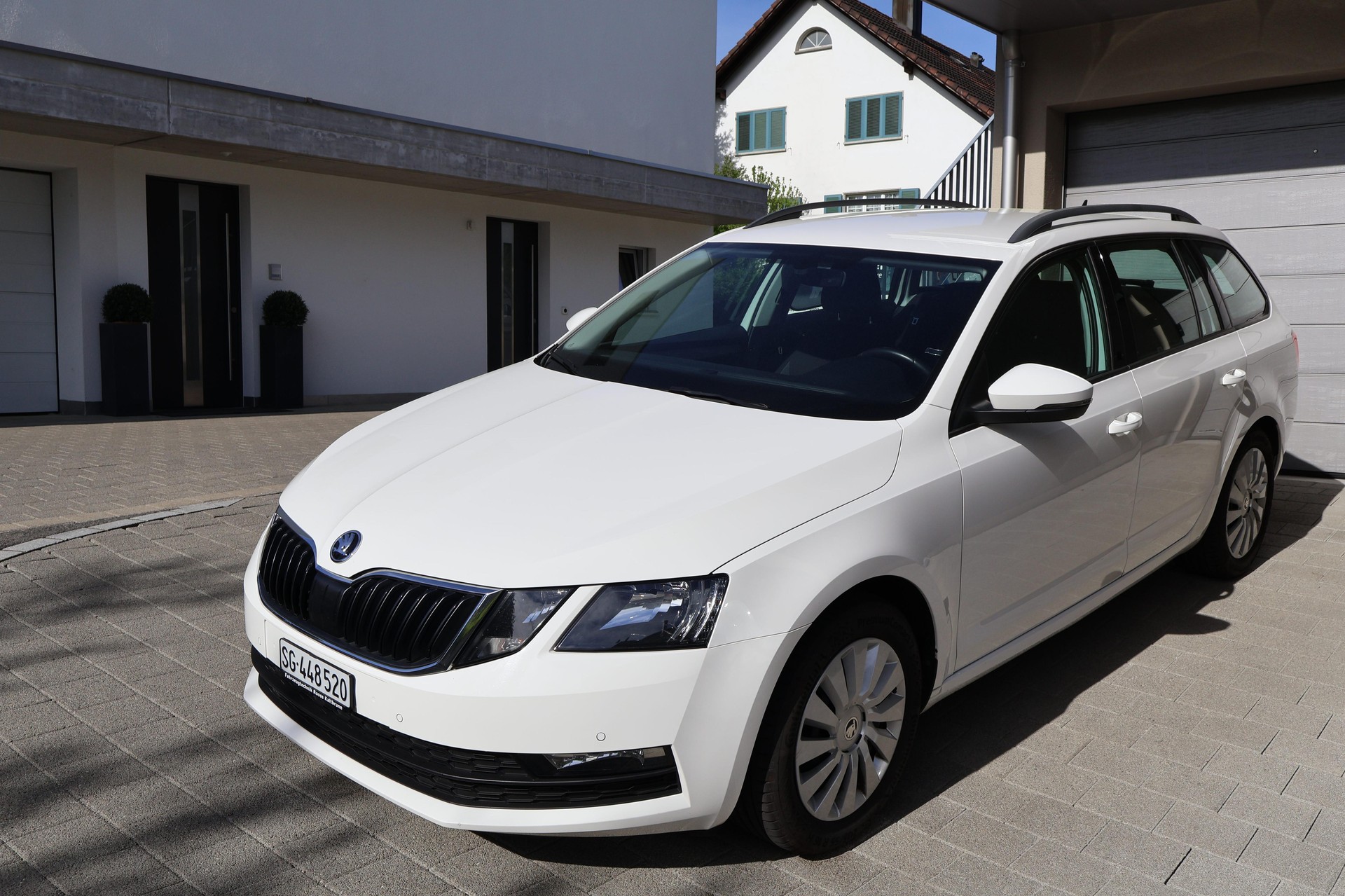 SKODA 1.6 TDI 115 Ambition DSG-image-0