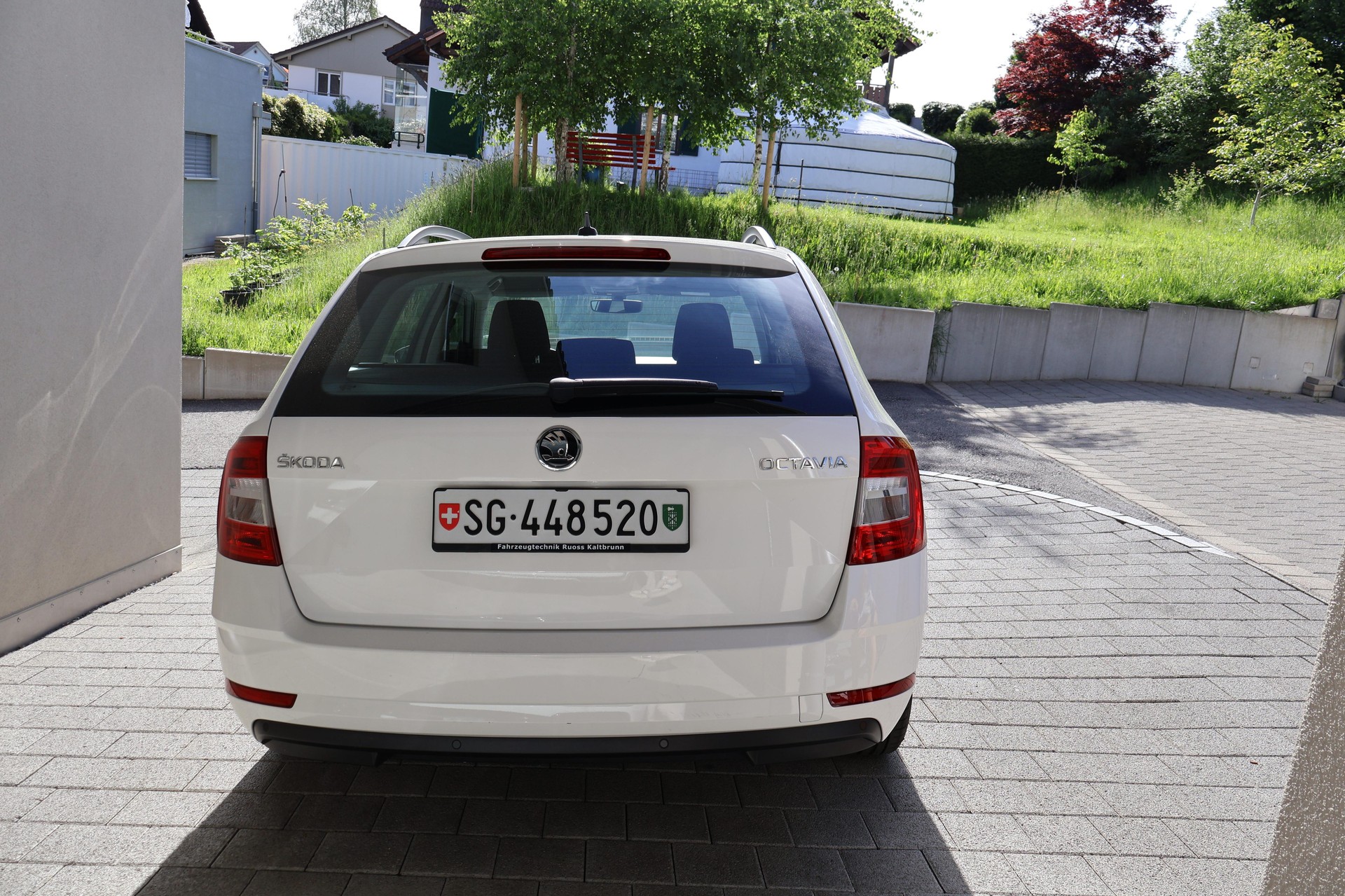 SKODA 1.6 TDI 115 Ambition DSG-image-3