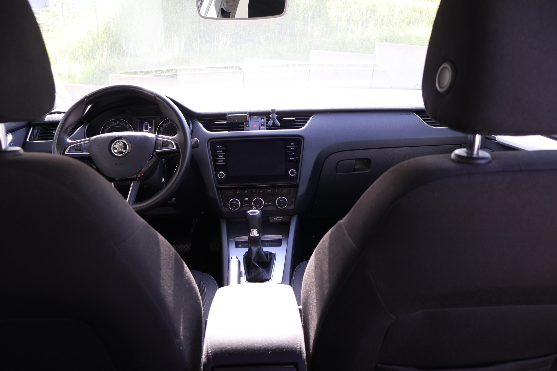 SKODA 1.6 TDI 115 Ambition DSG-image-7