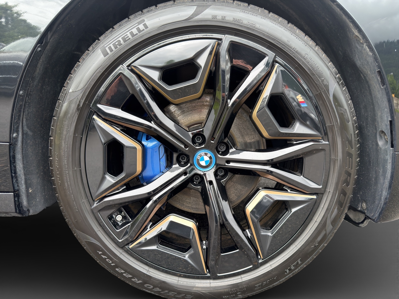 BMW iX xDrive50 Sport-image-9