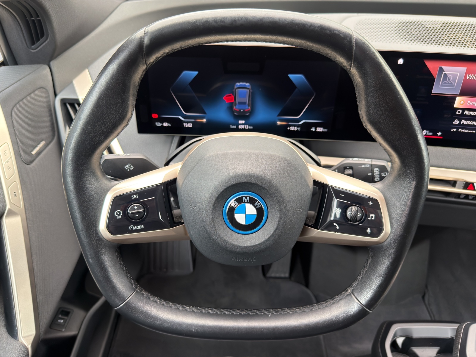 BMW iX xDrive50 Sport-image-12