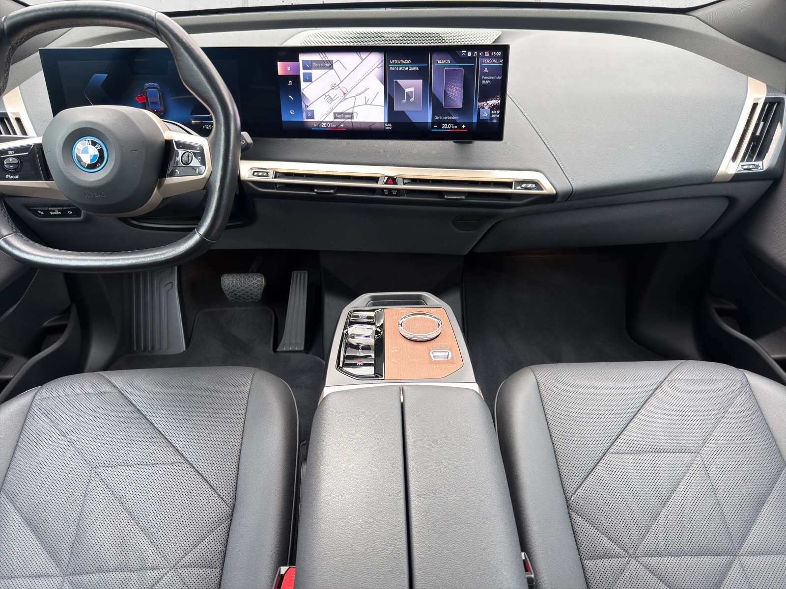 BMW iX xDrive50 Sport-image-14