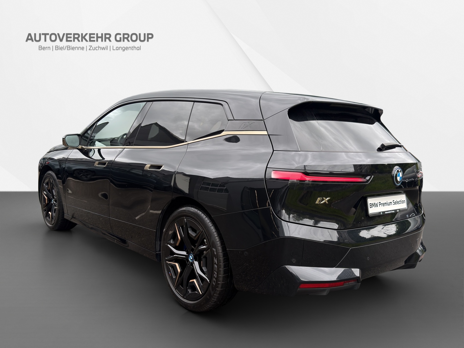 BMW iX xDrive50 Sport-image-4