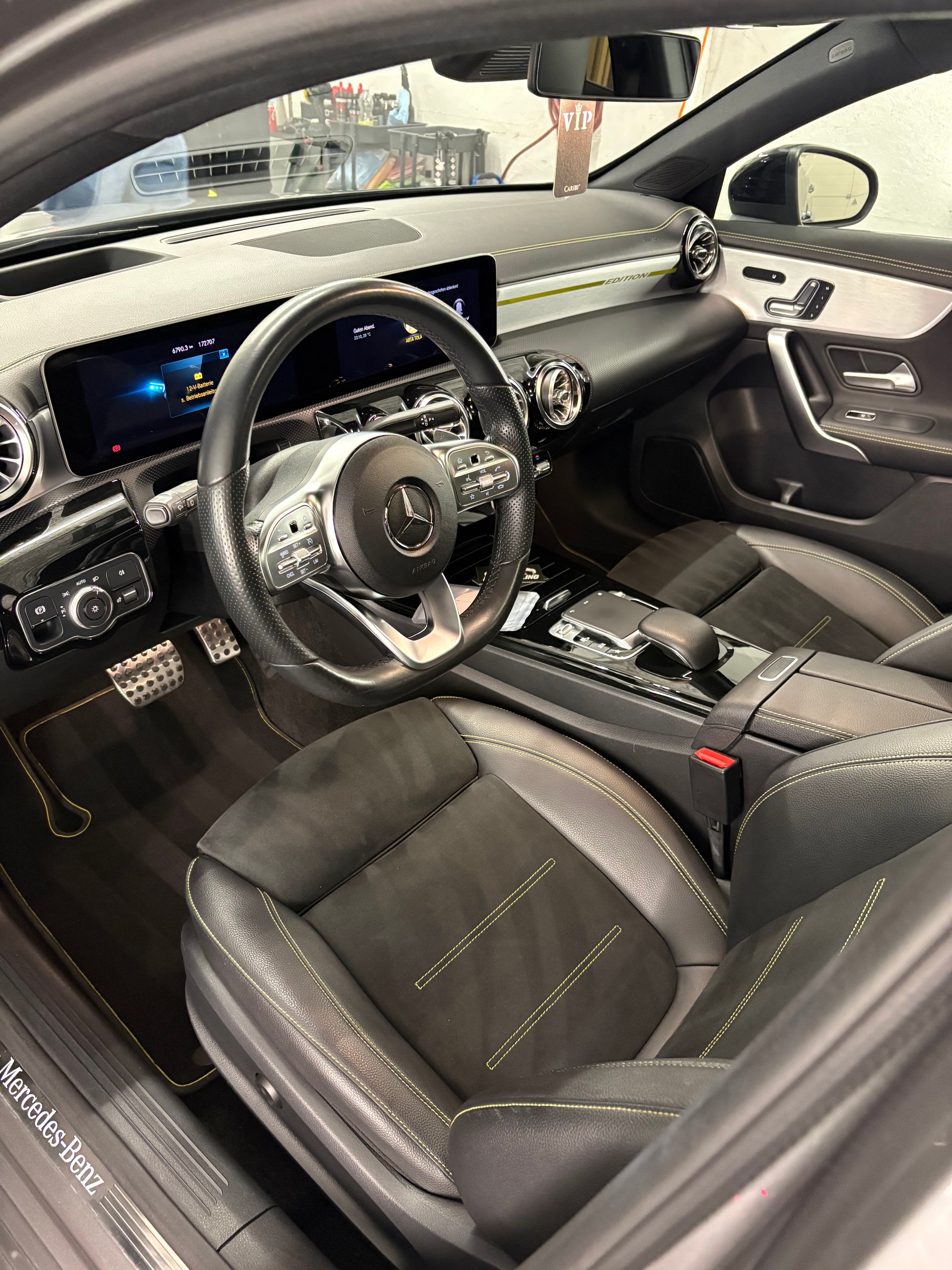 MERCEDES-BENZ A 250 AMG Line Edition 1-image-2
