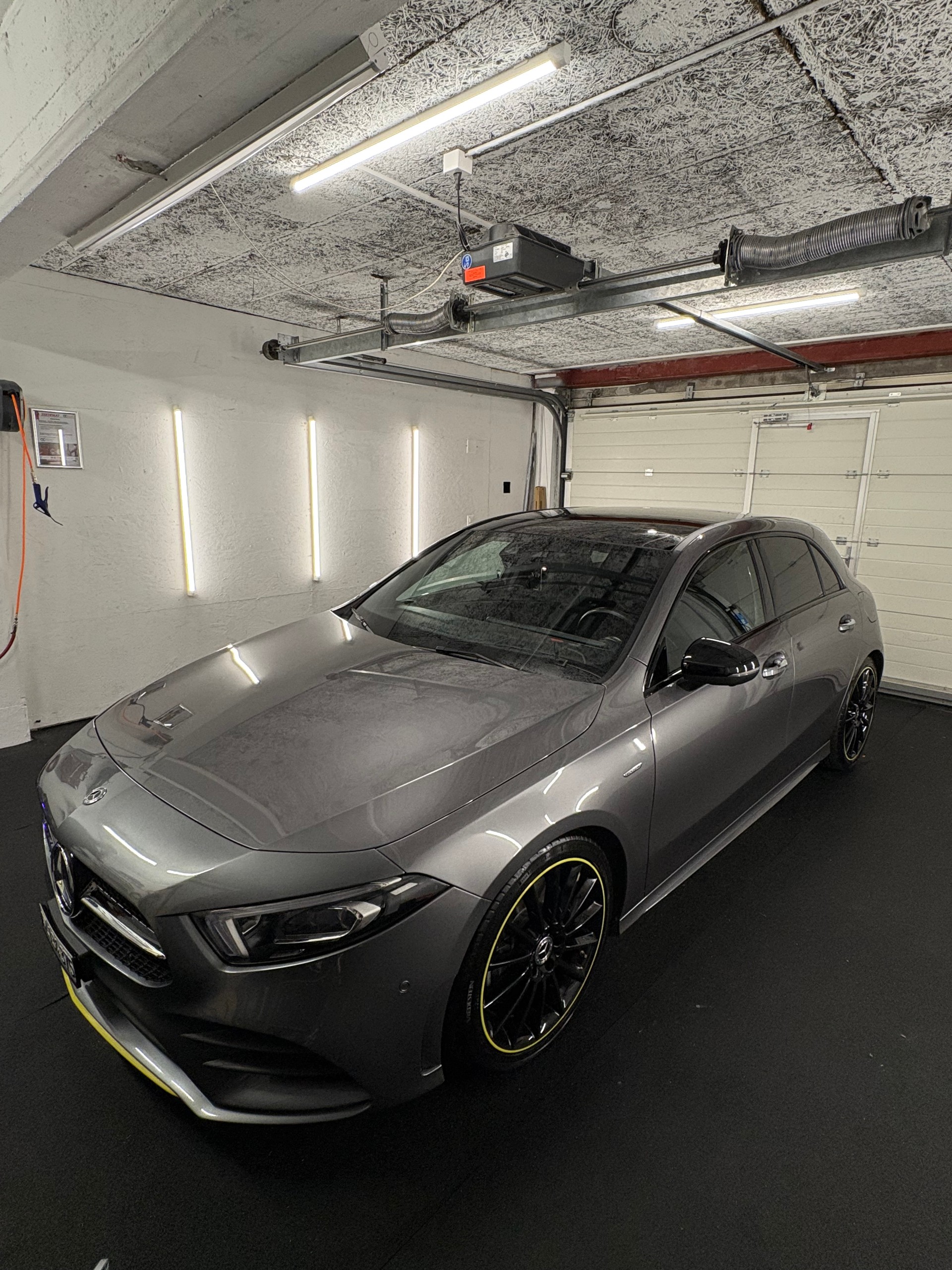 MERCEDES-BENZ A 250 AMG Line Edition 1-image-0