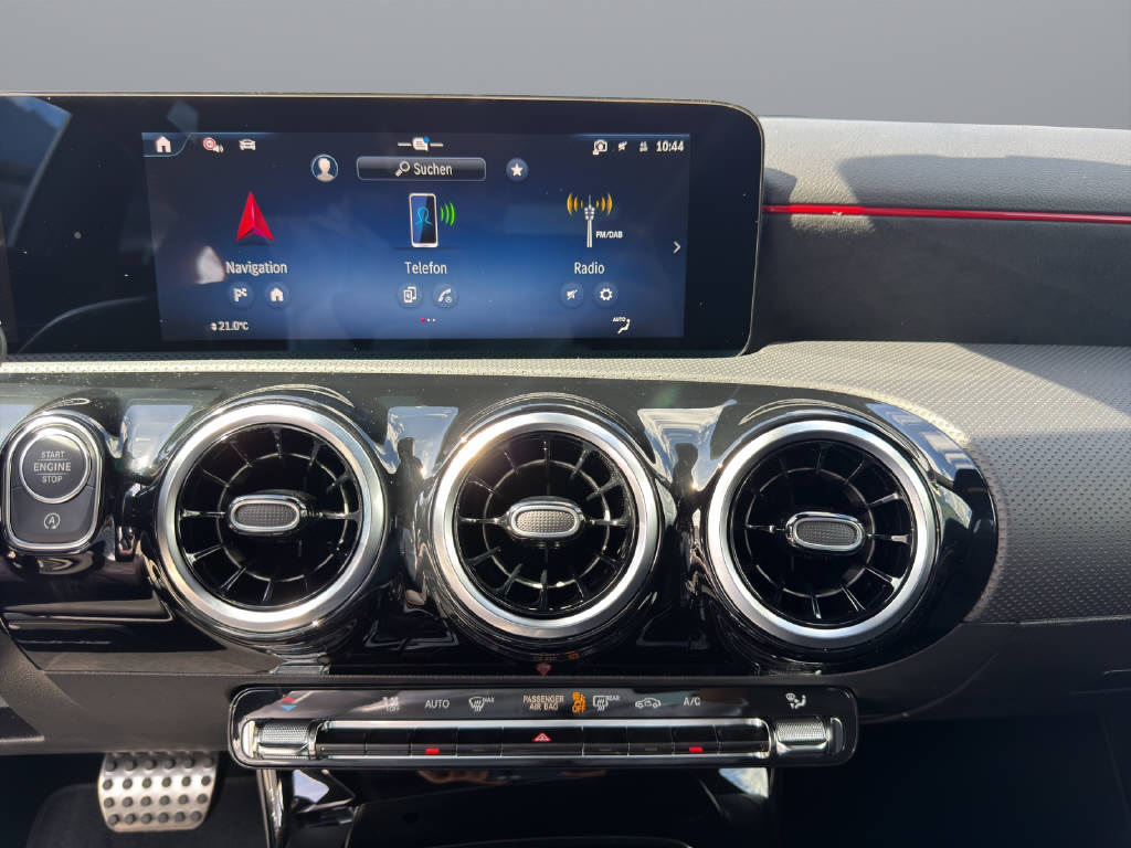 MERCEDES-BENZ A 220 AMG Line 4m-image-10