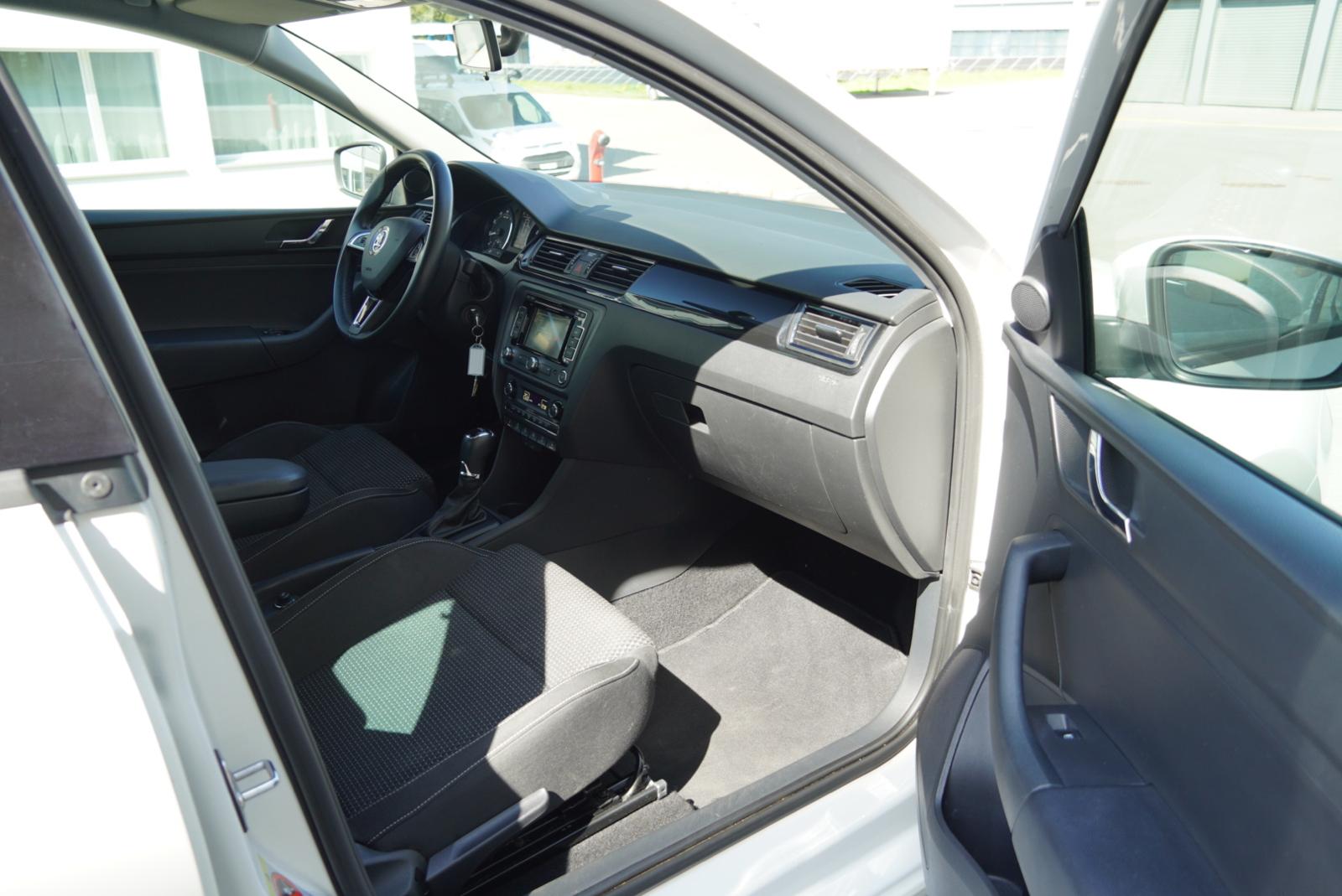 SKODA Rapid Spaceback 1.4 TSI Ambition DSG-image-19