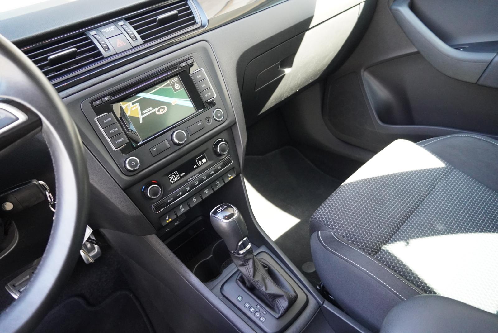 SKODA Rapid Spaceback 1.4 TSI Ambition DSG-image-15