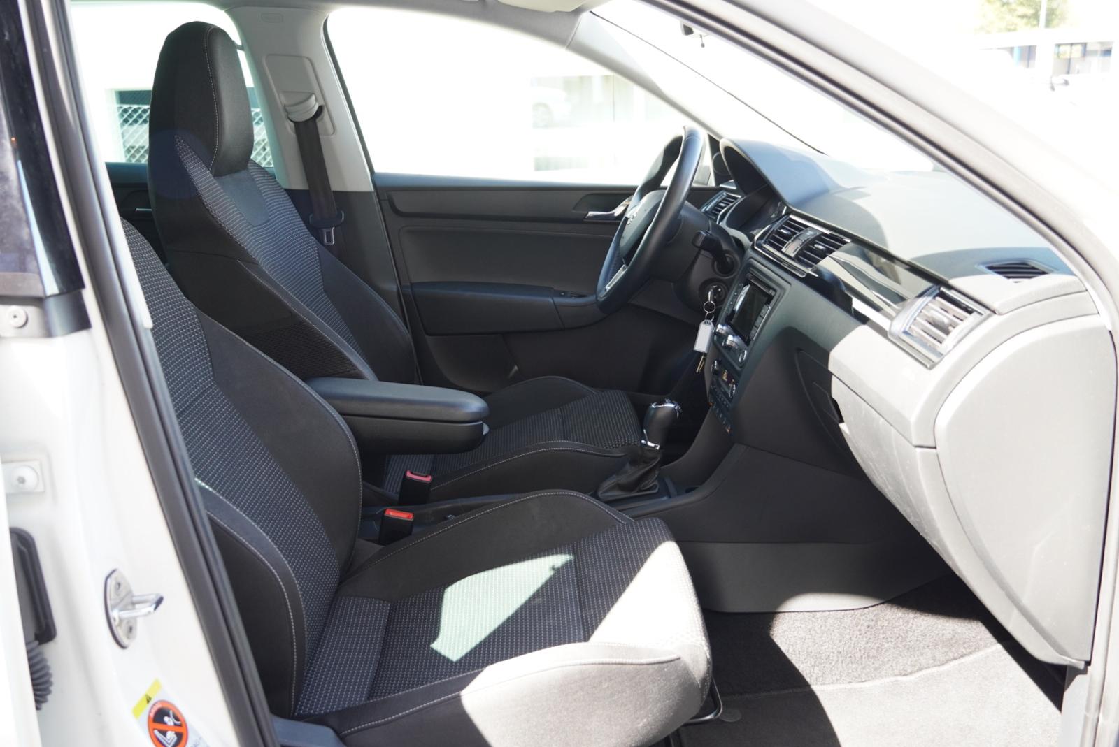 SKODA Rapid Spaceback 1.4 TSI Ambition DSG-image-20
