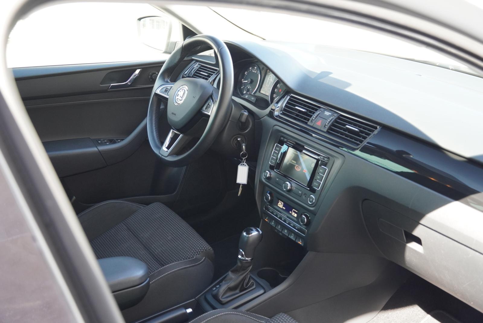 SKODA Rapid Spaceback 1.4 TSI Ambition DSG-image-22