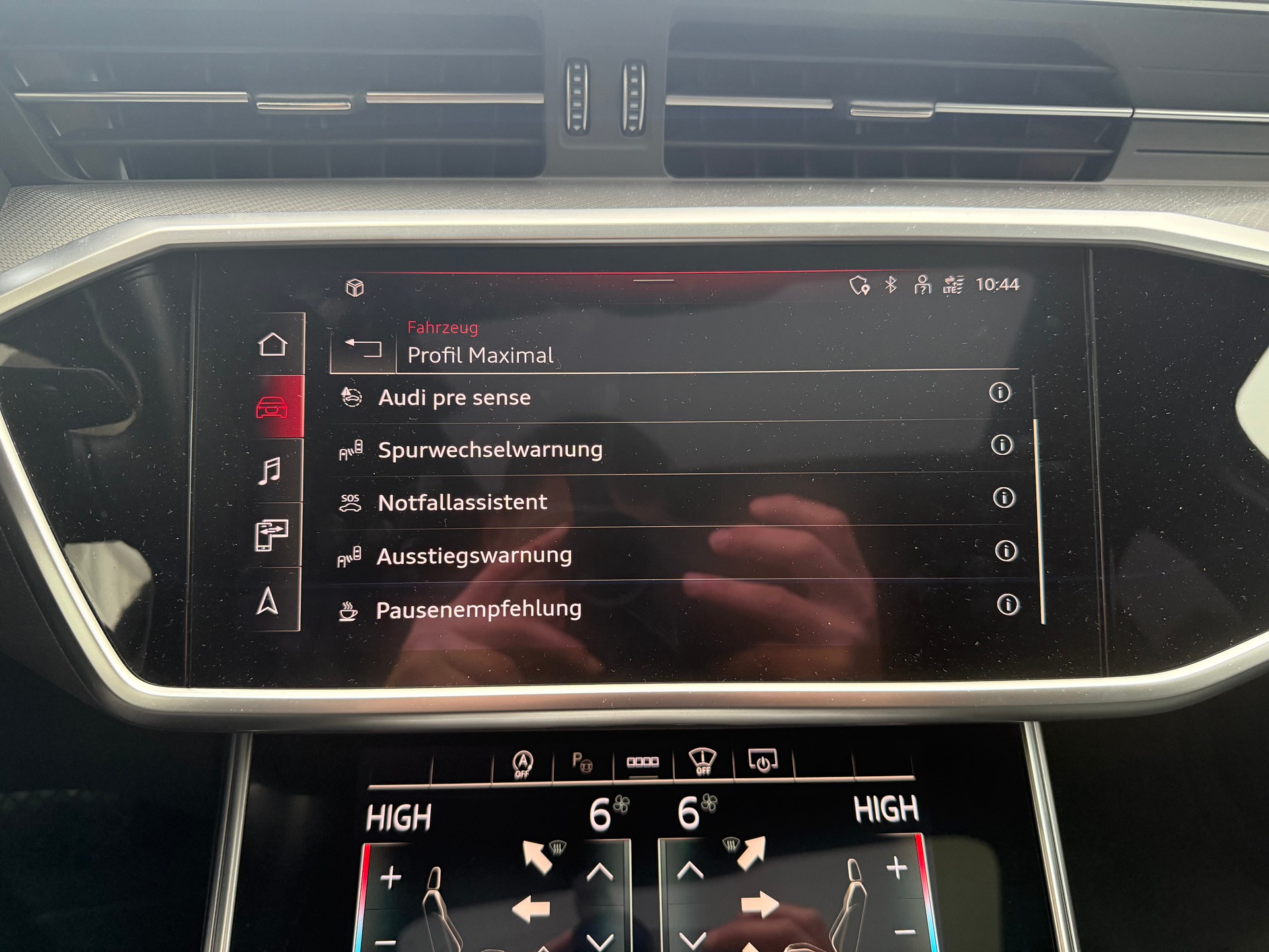 AUDI A6 Avant 2.0 45 TFSI Sport quattro S-Tronic-image-17