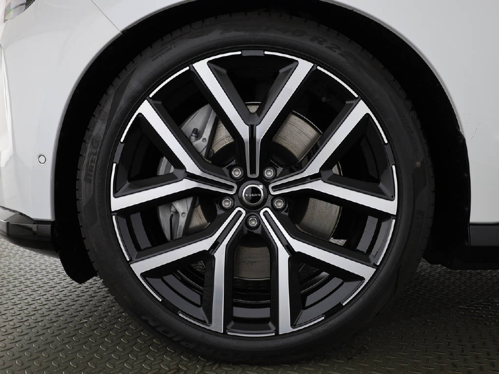 VOLVO EX 90 Twin Performance Ultra AWDD-image-7