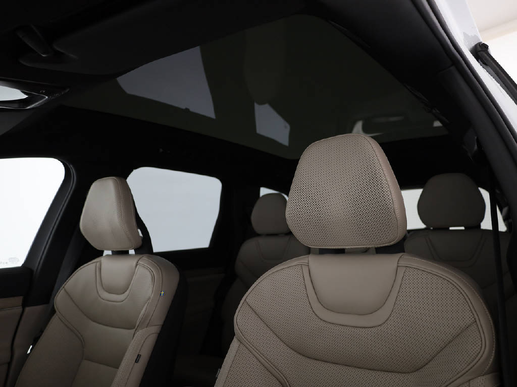 VOLVO EX 90 Twin Performance Ultra AWDD-image-3