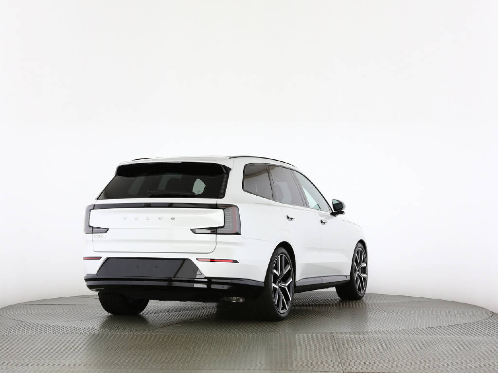 VOLVO EX 90 Twin Performance Ultra AWDD-image-12