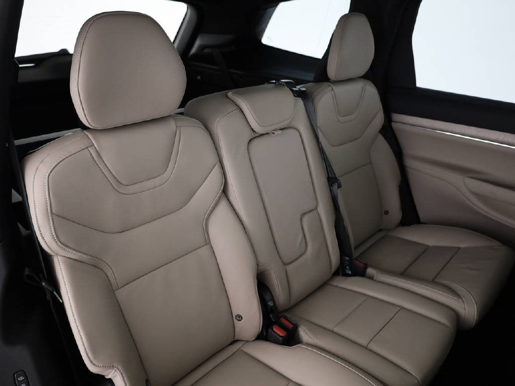 VOLVO EX 90 Twin Performance Ultra AWDD-image-5