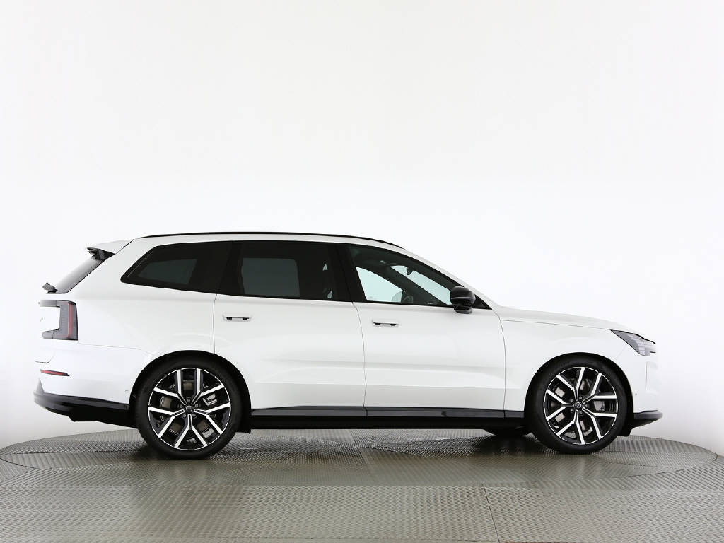 VOLVO EX 90 Twin Performance Ultra AWDD-image-8