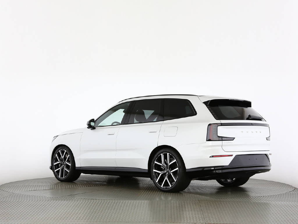 VOLVO EX 90 Twin Performance Ultra AWDD-image-31