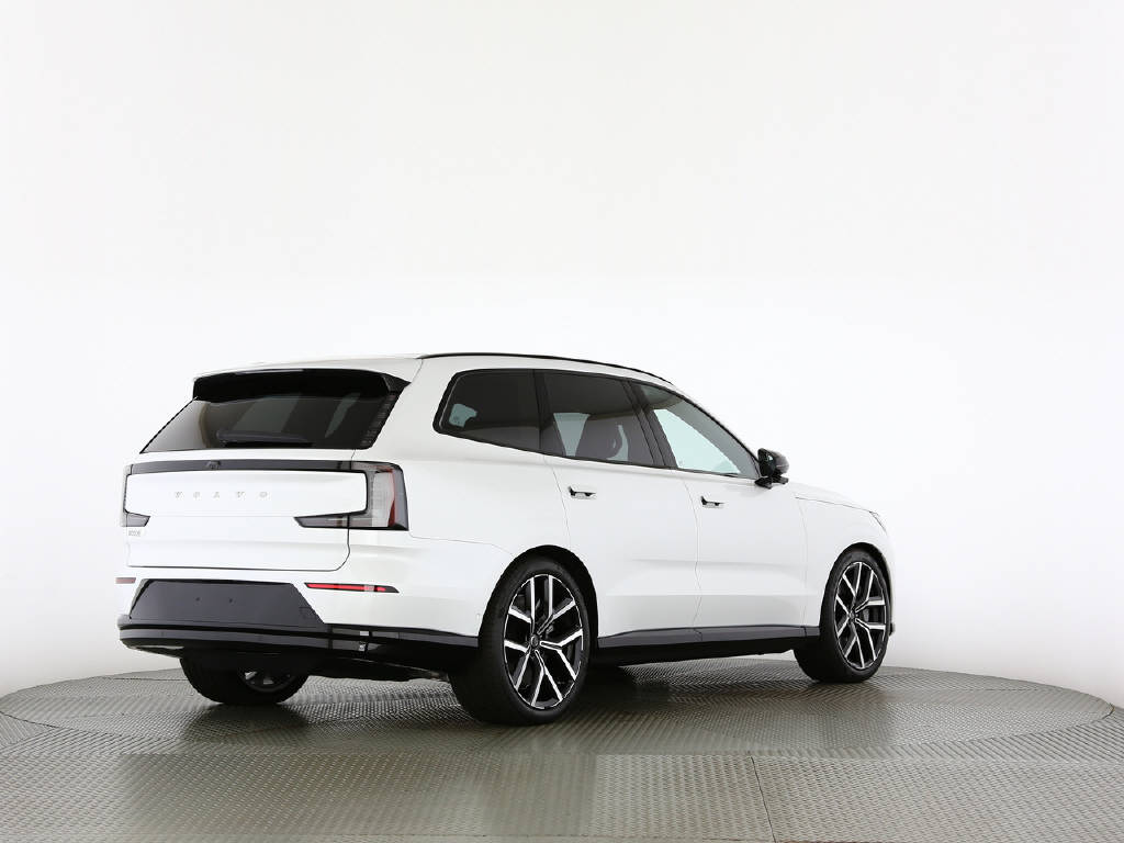 VOLVO EX 90 Twin Performance Ultra AWDD-image-13