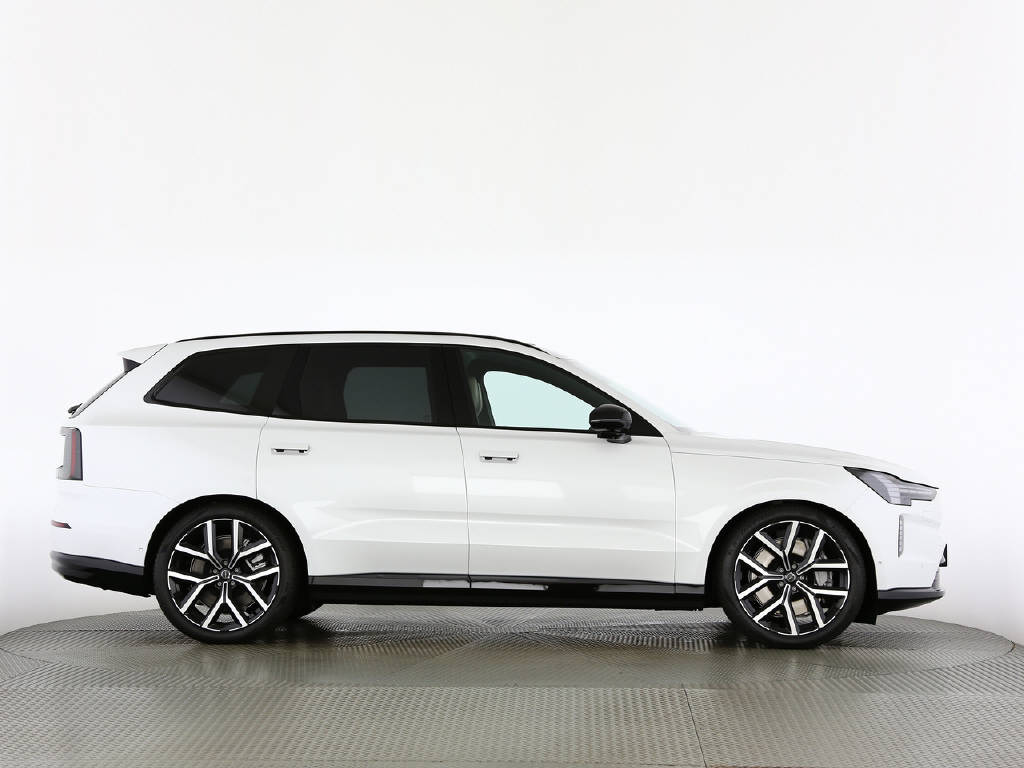 VOLVO EX 90 Twin Performance Ultra AWDD-image-17