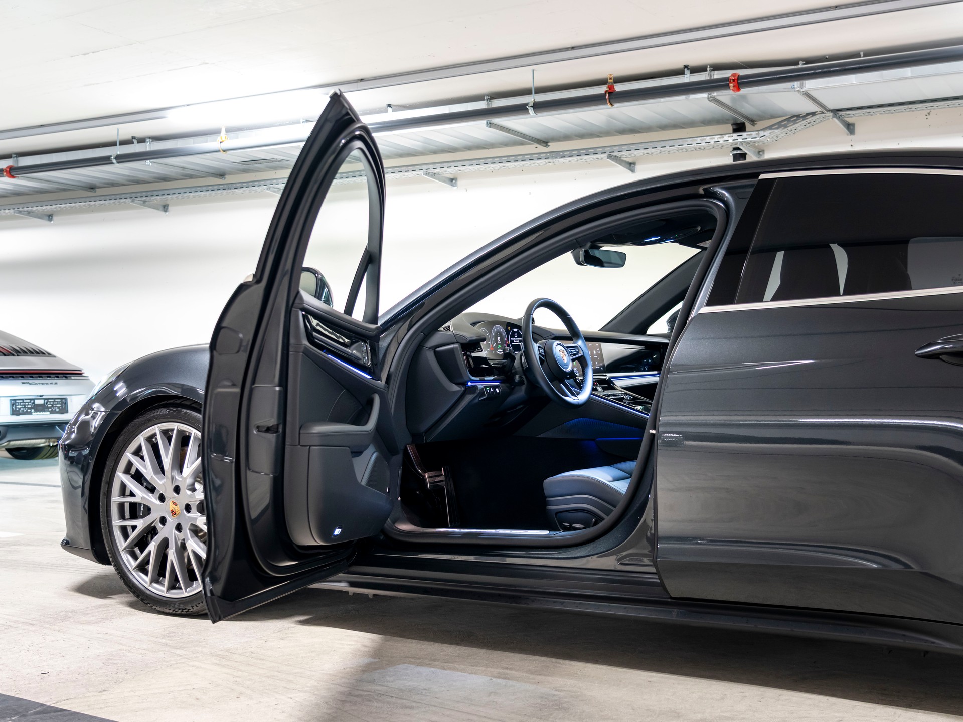 PORSCHE Panamera 4S E-Hybrid PDK-image-10