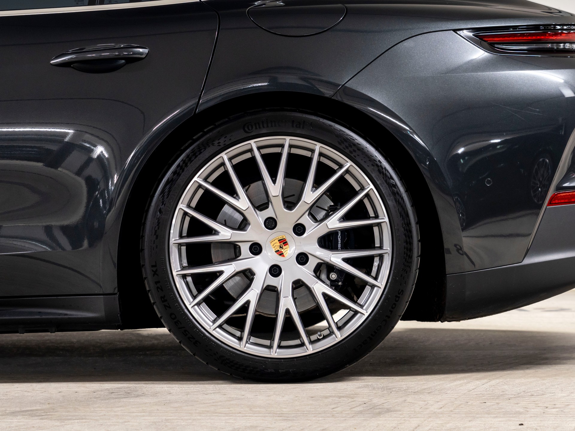 PORSCHE Panamera 4S E-Hybrid PDK-image-8