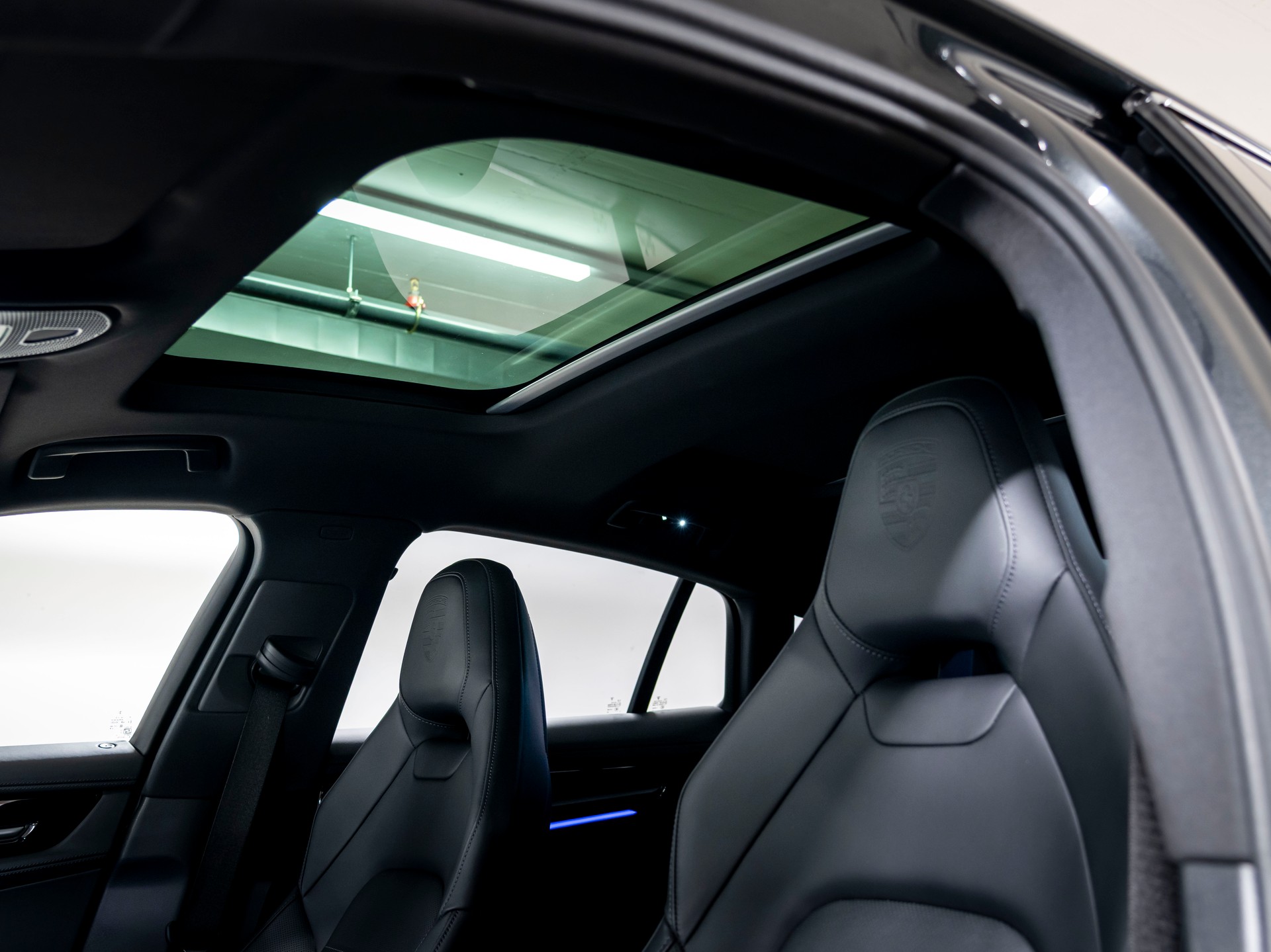 PORSCHE Panamera 4S E-Hybrid PDK-image-15