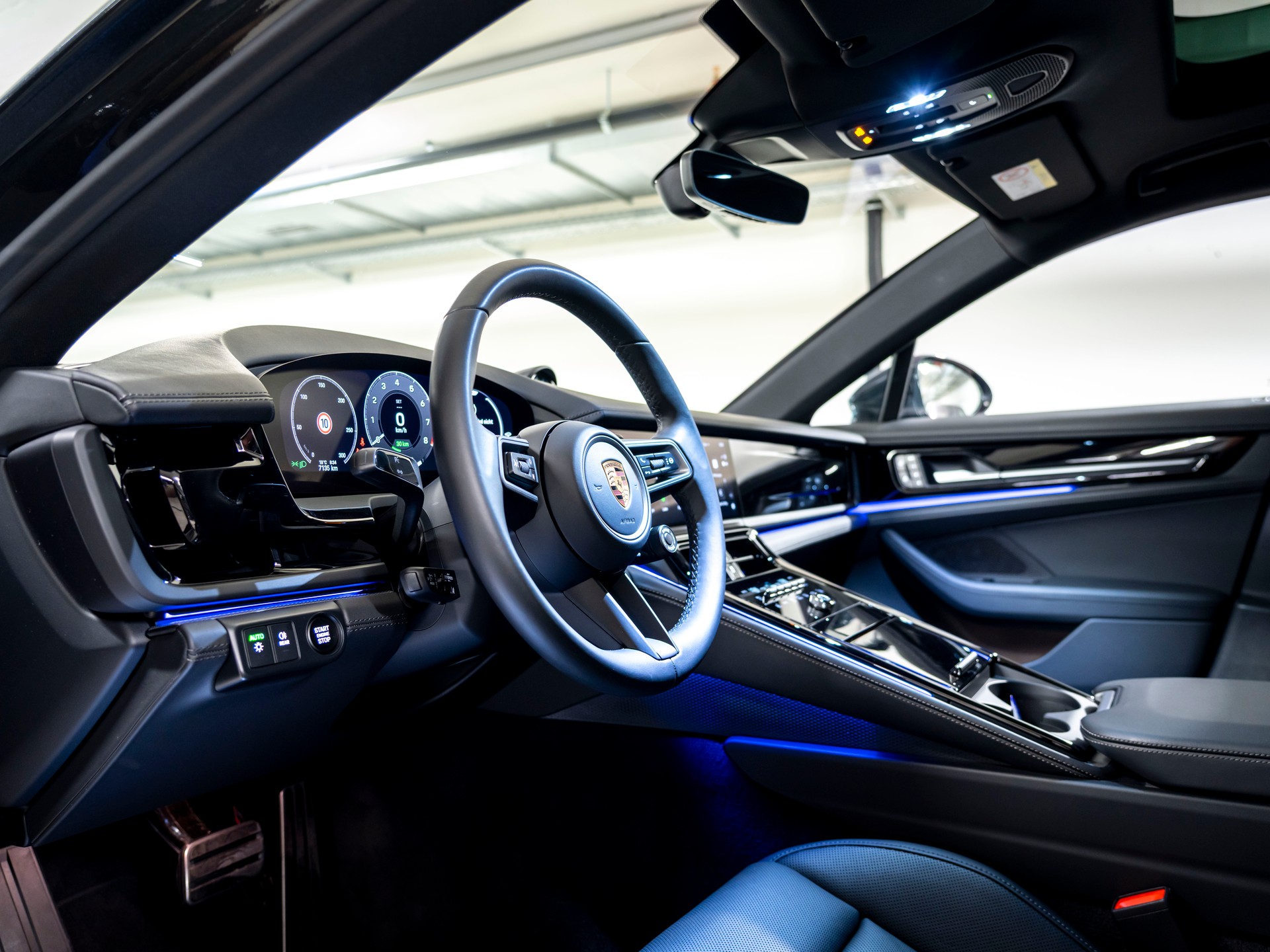 PORSCHE Panamera 4S E-Hybrid PDK-image-11