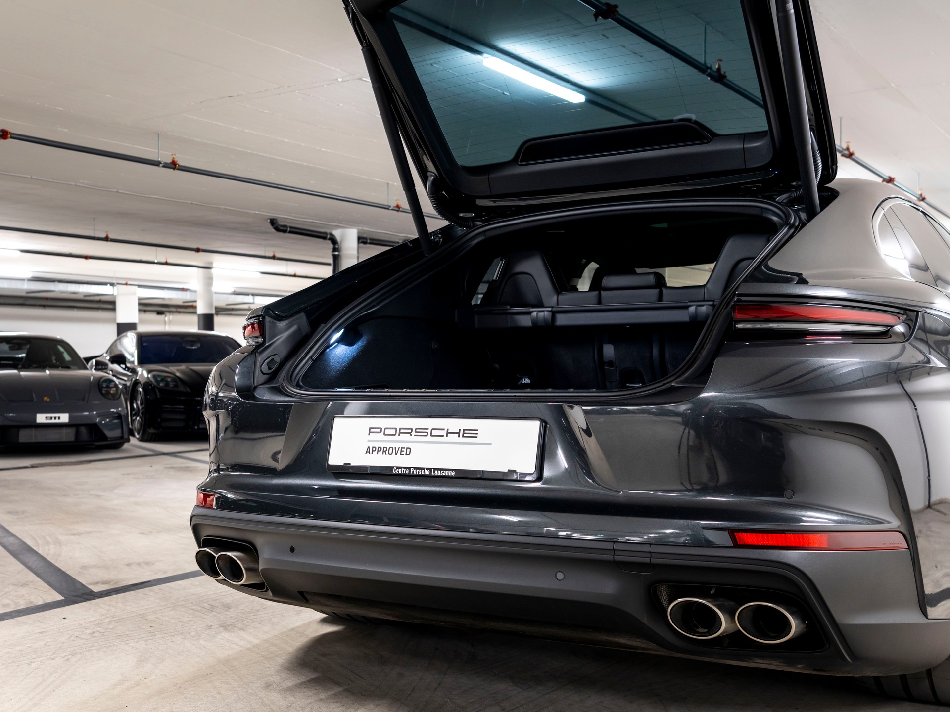PORSCHE Panamera 4S E-Hybrid PDK-image-9