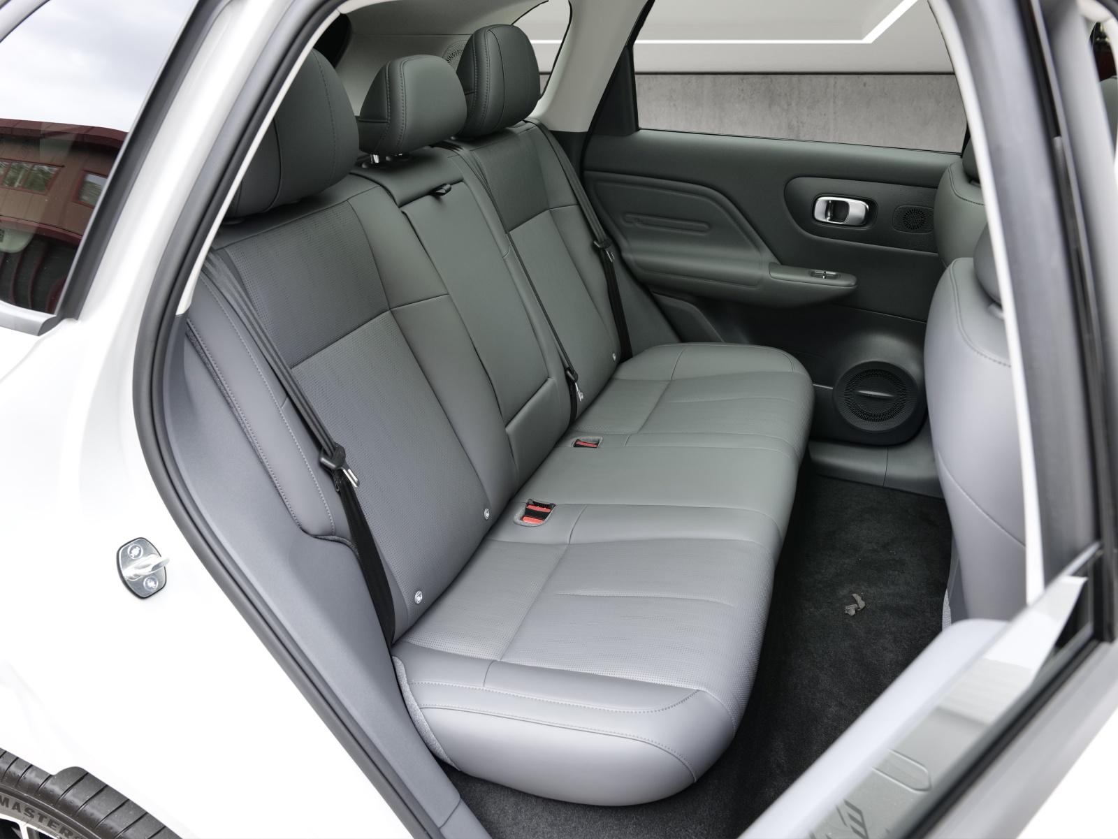 LEAPMOTOR B10 1.5 Hybrid EV-image-16