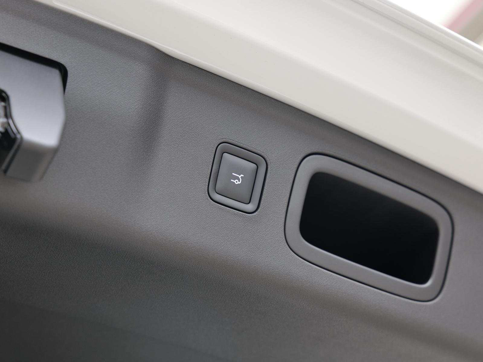 LEAPMOTOR B10 1.5 Hybrid EV-image-20