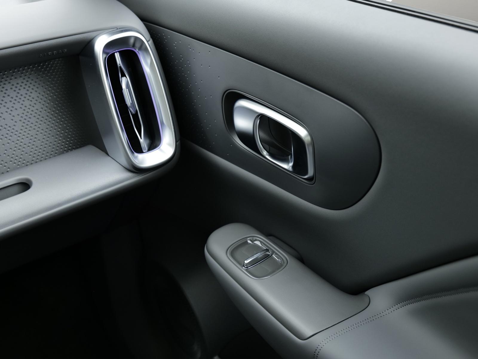 LEAPMOTOR B10 1.5 Hybrid EV-image-14