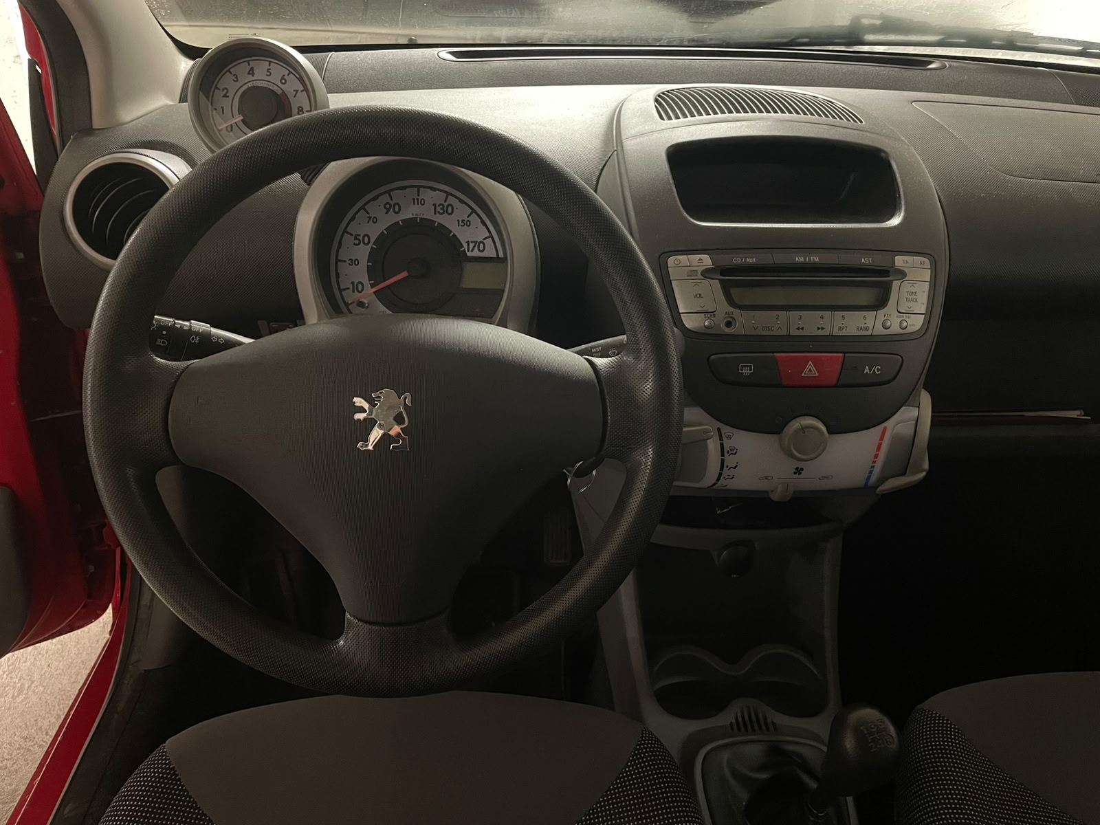 PEUGEOT 107 1.0 Trendy-image-10
