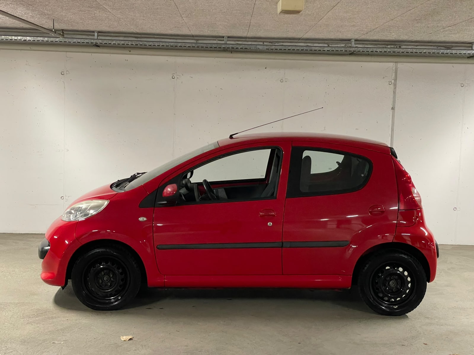 PEUGEOT 107 1.0 Trendy-image-2