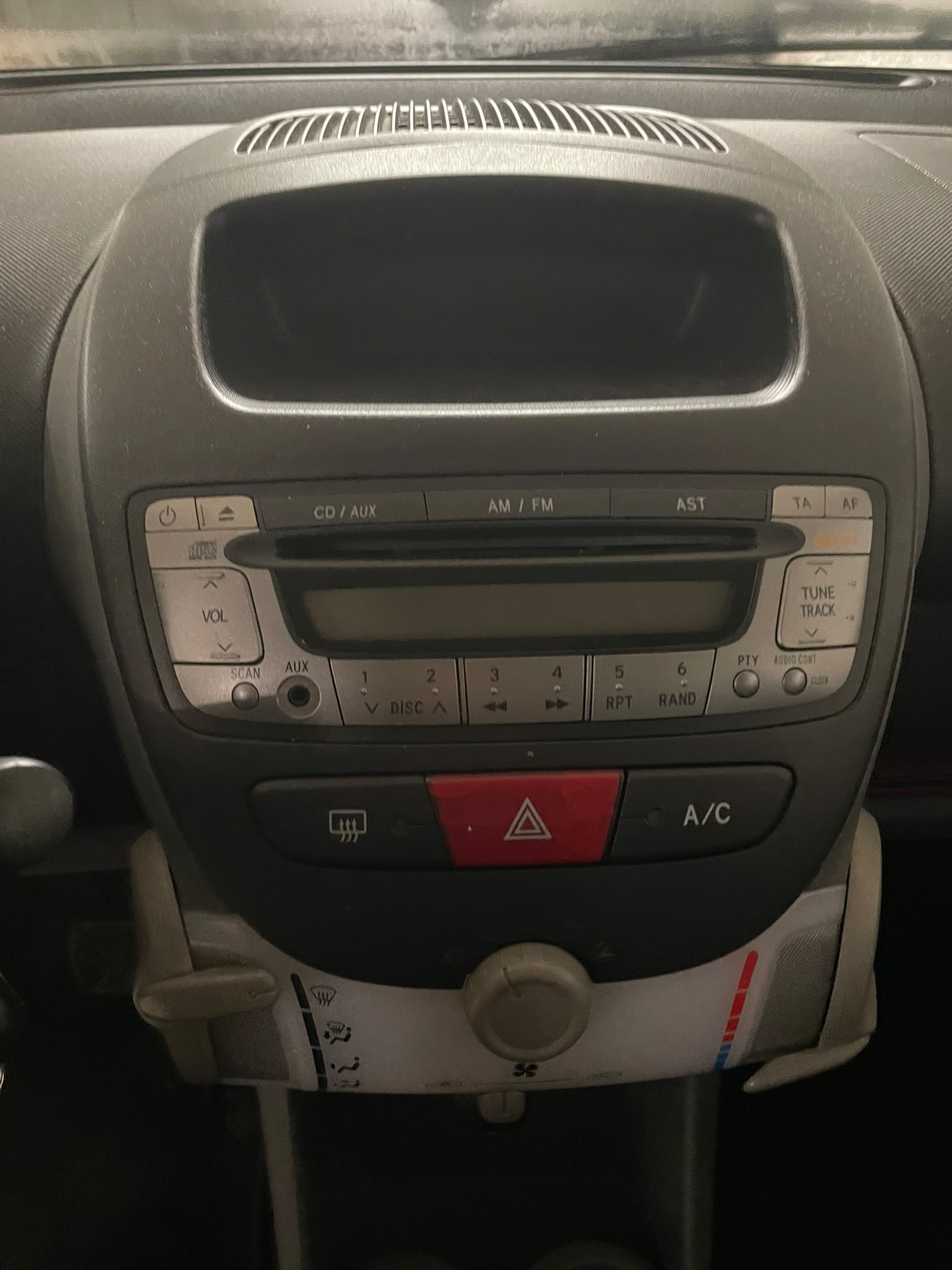 PEUGEOT 107 1.0 Trendy-image-12
