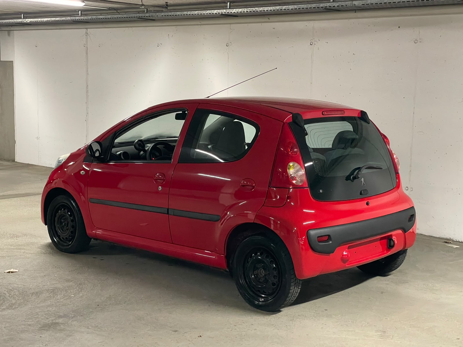 PEUGEOT 107 1.0 Trendy-image-3
