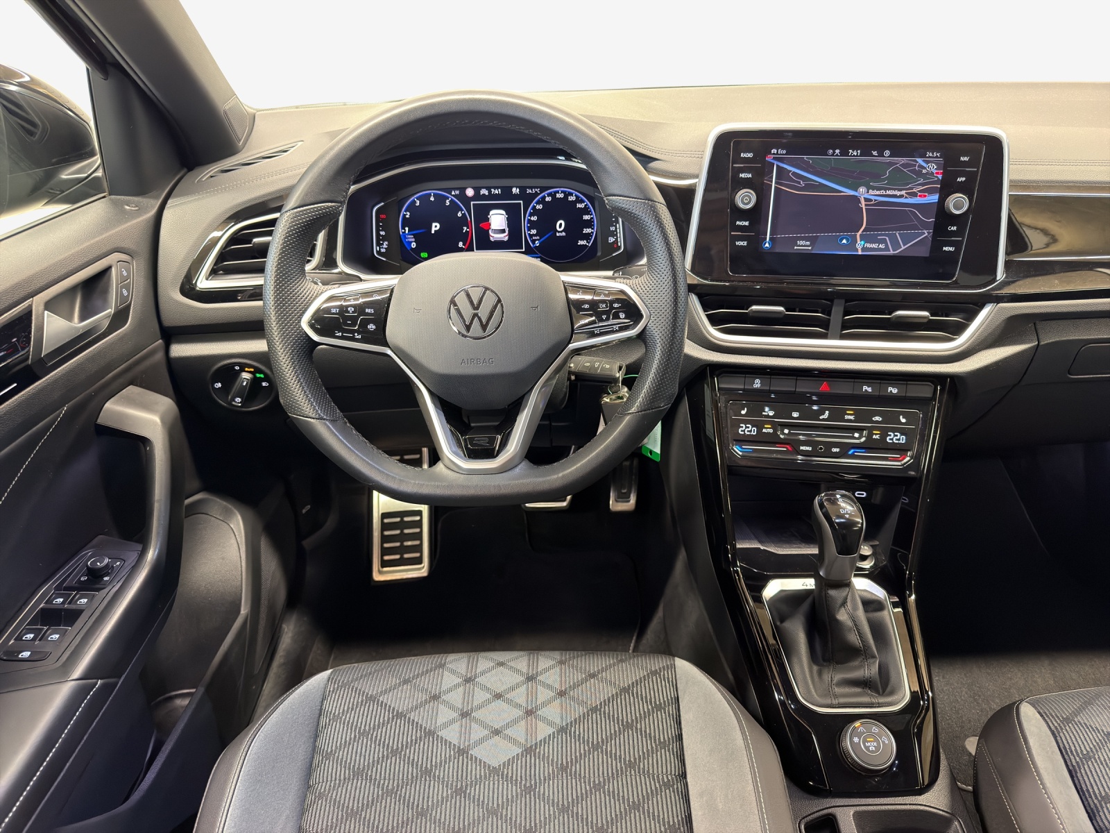 VW T-Roc 2.0 TSI R-Line DSG 4Motion-image-8