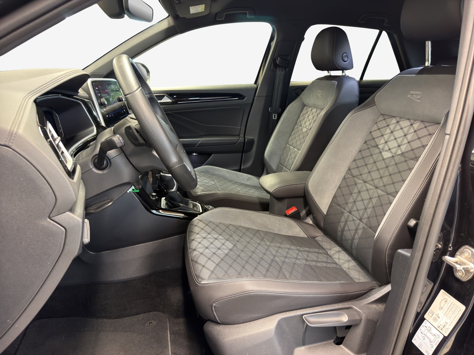 VW T-Roc 2.0 TSI R-Line DSG 4Motion-image-7
