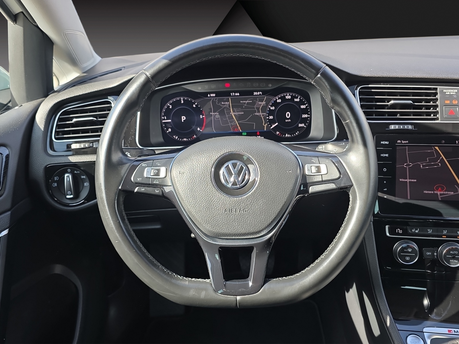 VW Golf 2.0 TDI Swiss-Line 4Motion DSG-image-8