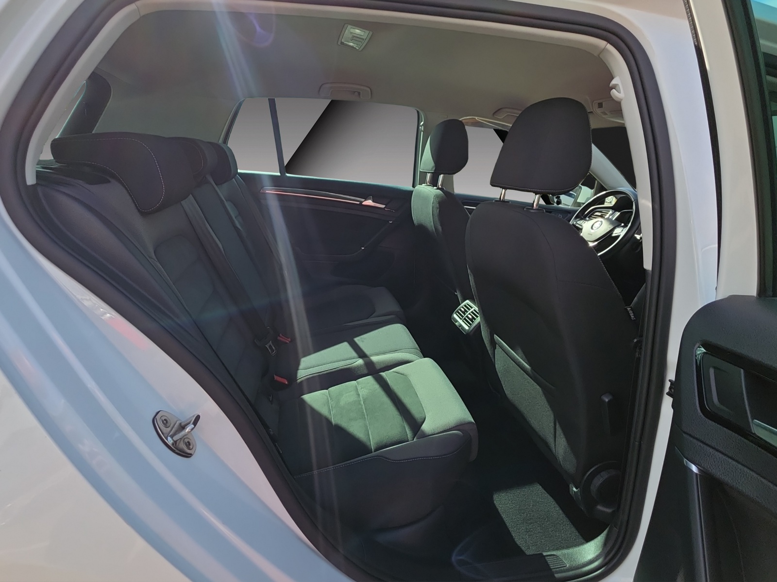 VW Golf 2.0 TDI Swiss-Line 4Motion DSG-image-17