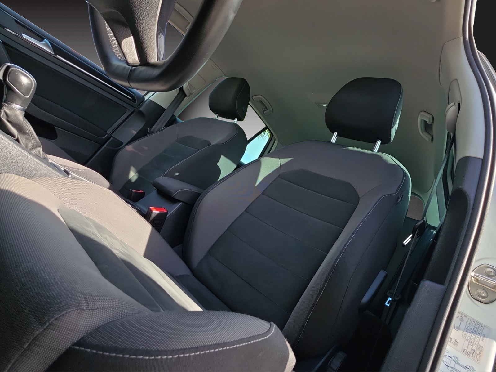 VW Golf 2.0 TDI Swiss-Line 4Motion DSG-image-13