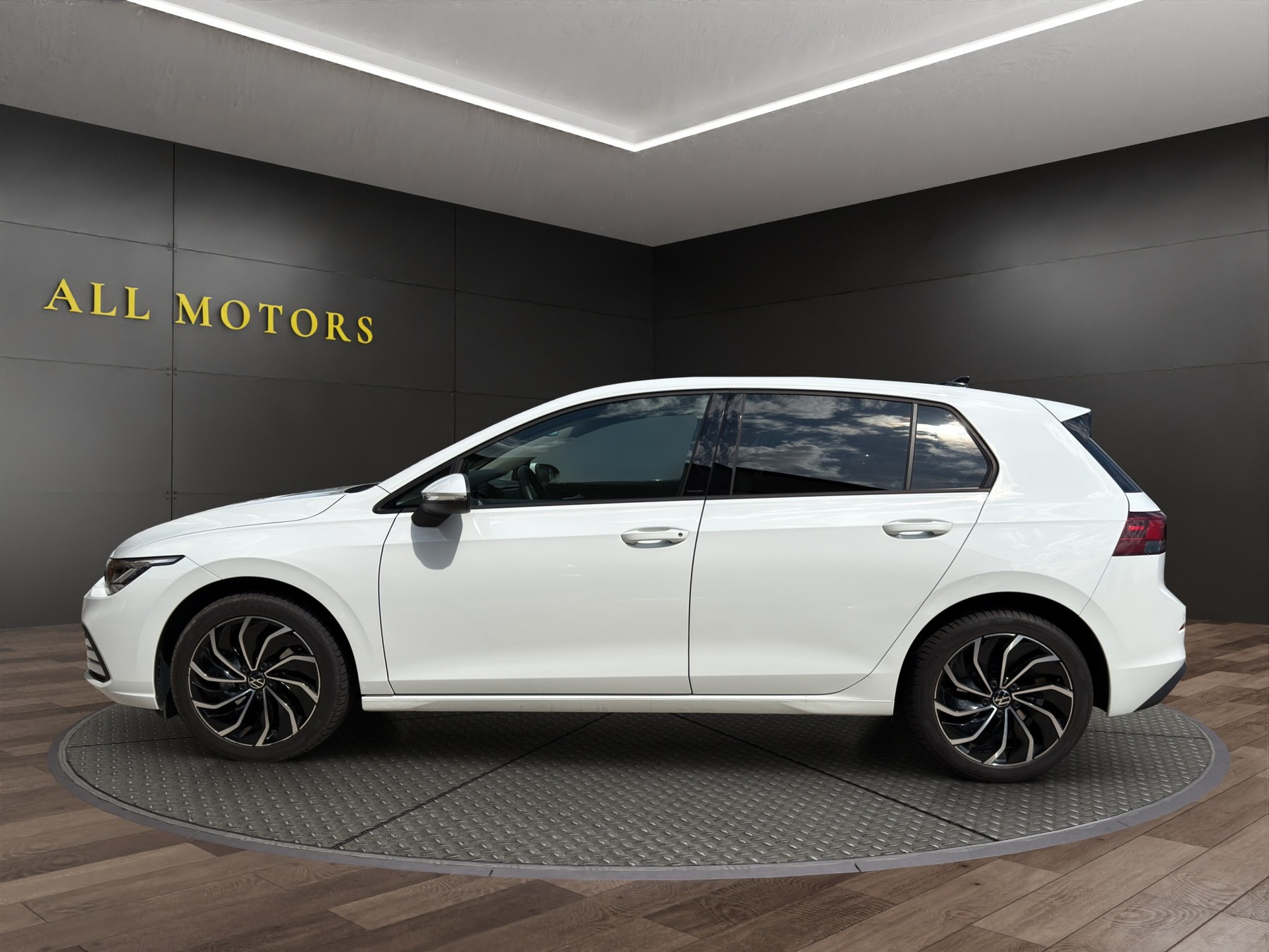 VW Golf 1.5 e TSI ACT Life DSG-image-1