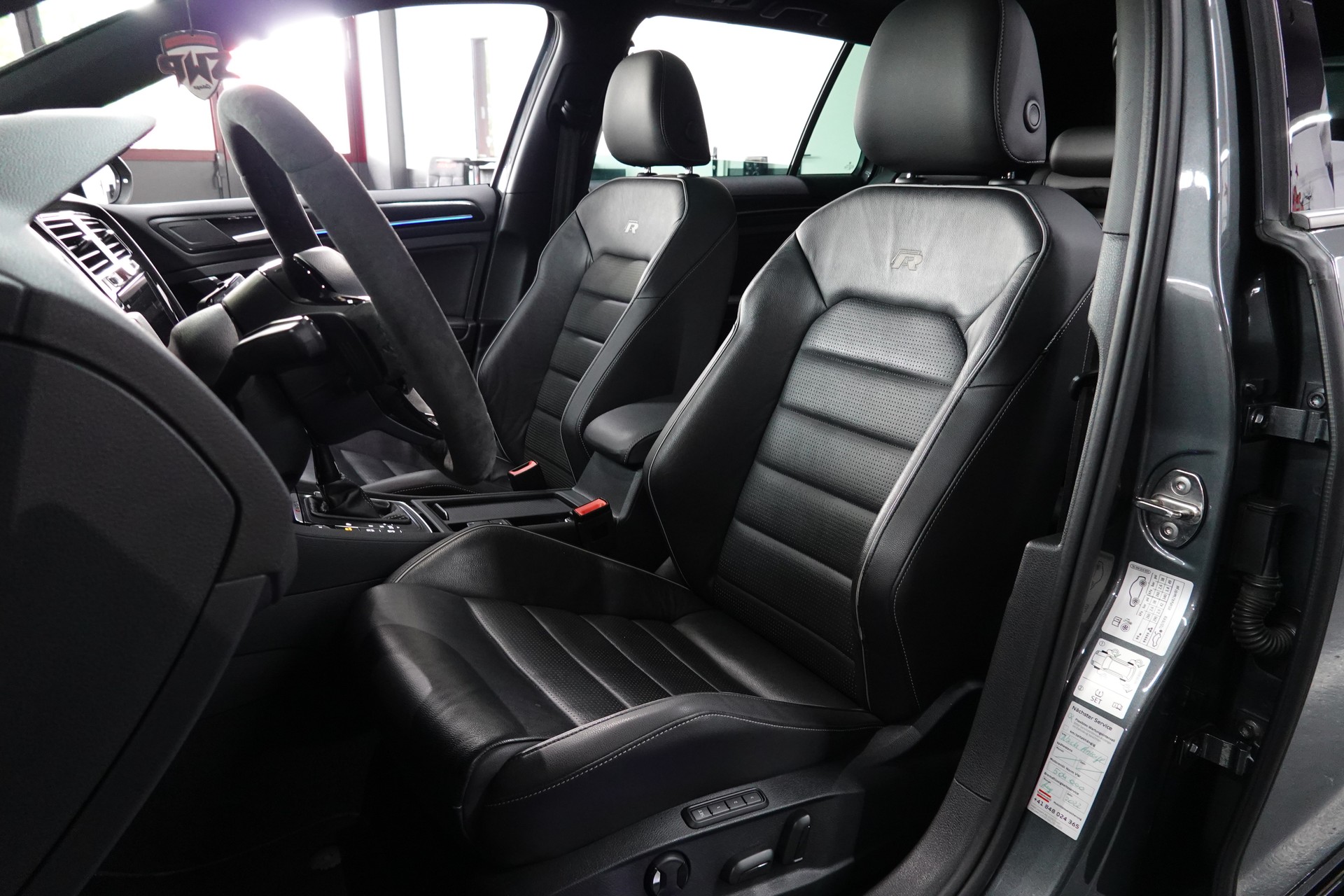 VW GOLF VARIANT 2.0 TSI R 4MOTION DSG DEEP ON TOP-image-30