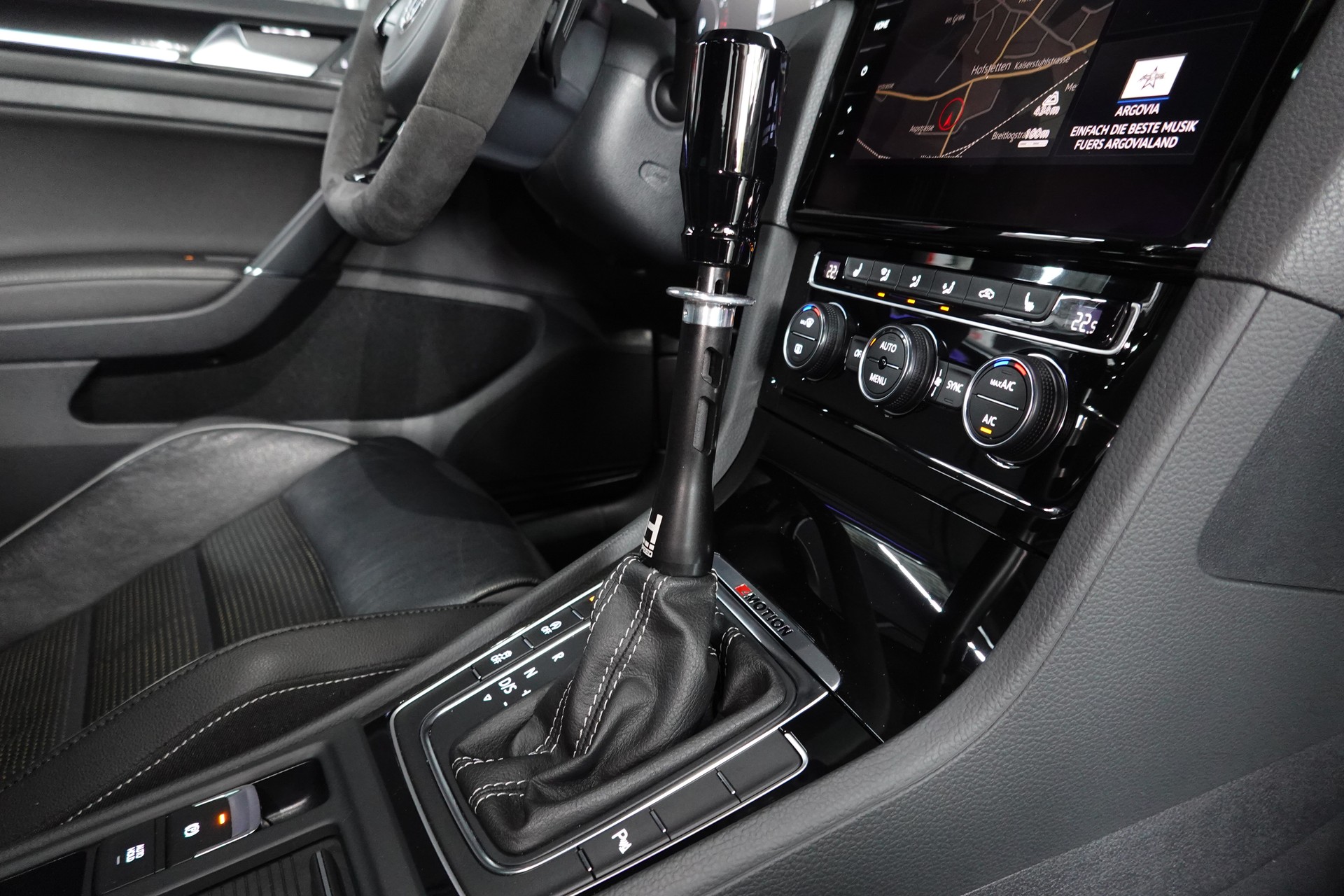 VW GOLF VARIANT 2.0 TSI R 4MOTION DSG DEEP ON TOP-image-45