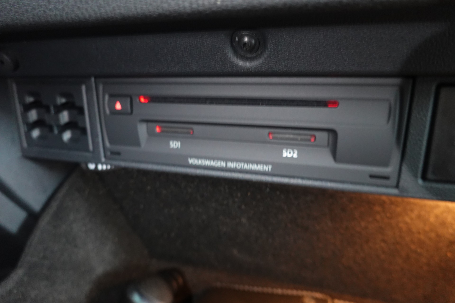 VW GOLF VARIANT 2.0 TSI R 4MOTION DSG DEEP ON TOP-image-44