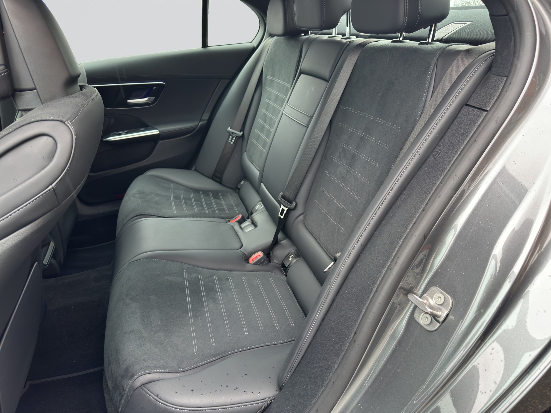 MERCEDES-BENZ C 220 d AMG Line-image-7