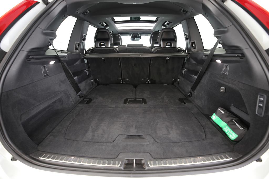 VOLVO 2.0 T8 TE R-Design 7P. eAWD-image-3