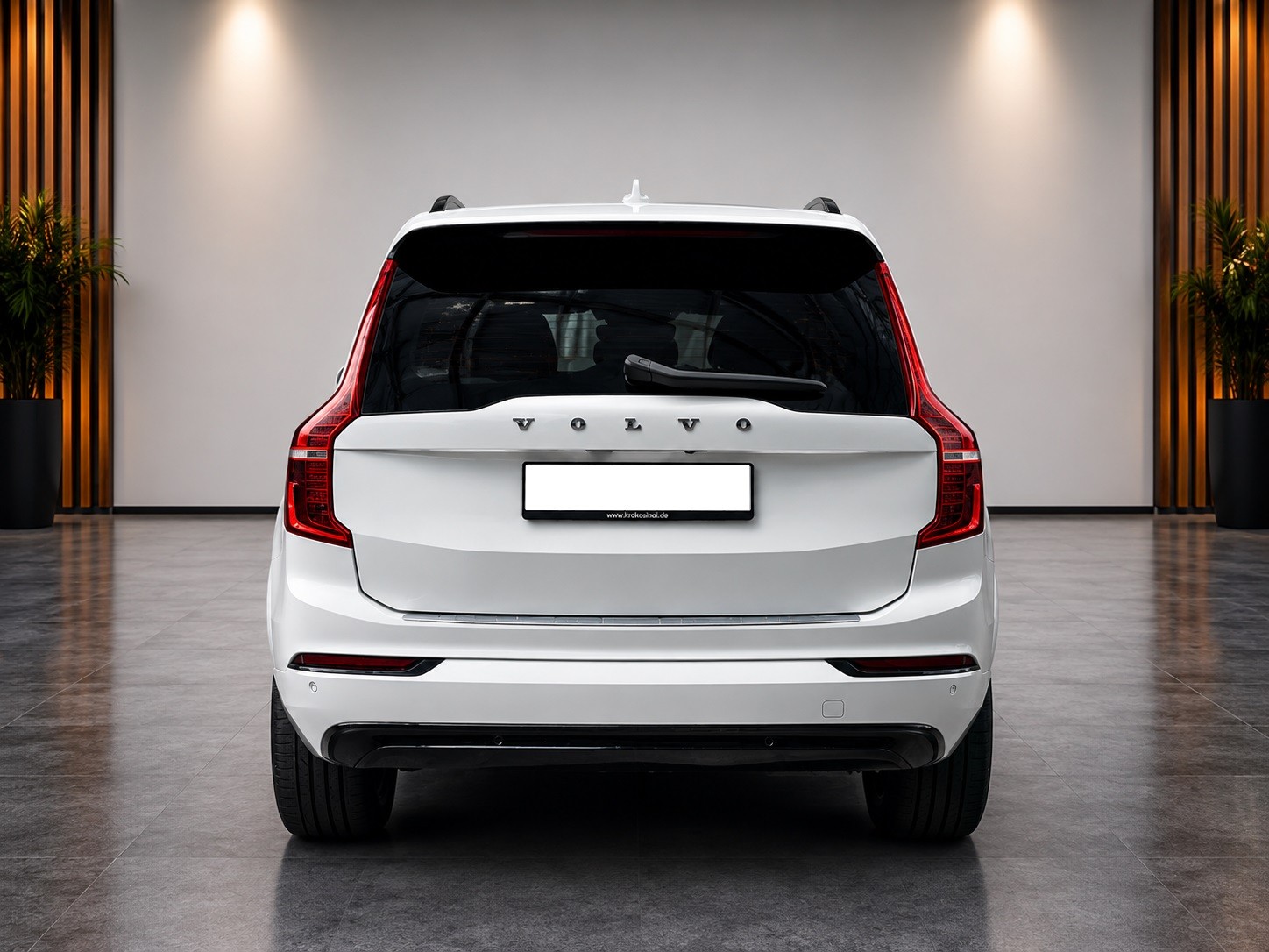 VOLVO 2.0 T8 TE R-Design 7P. eAWD-image-1